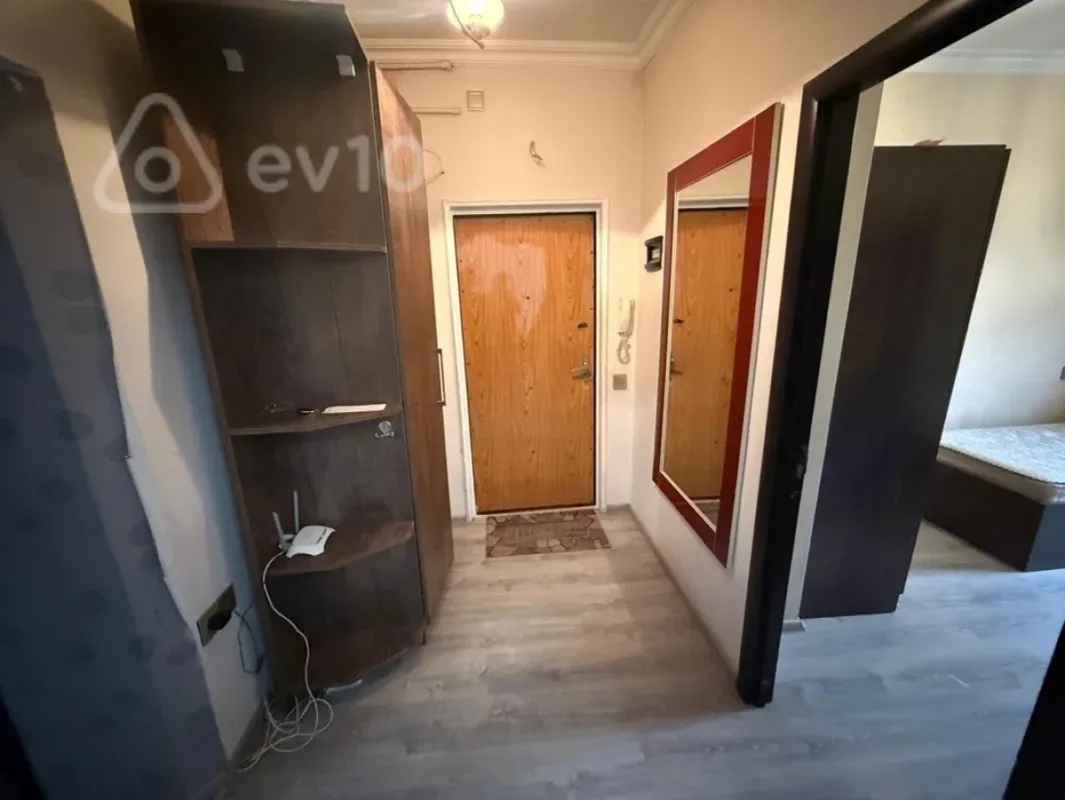 Kirayə verilir 3 otaqlı köhnə tikili 80 m²