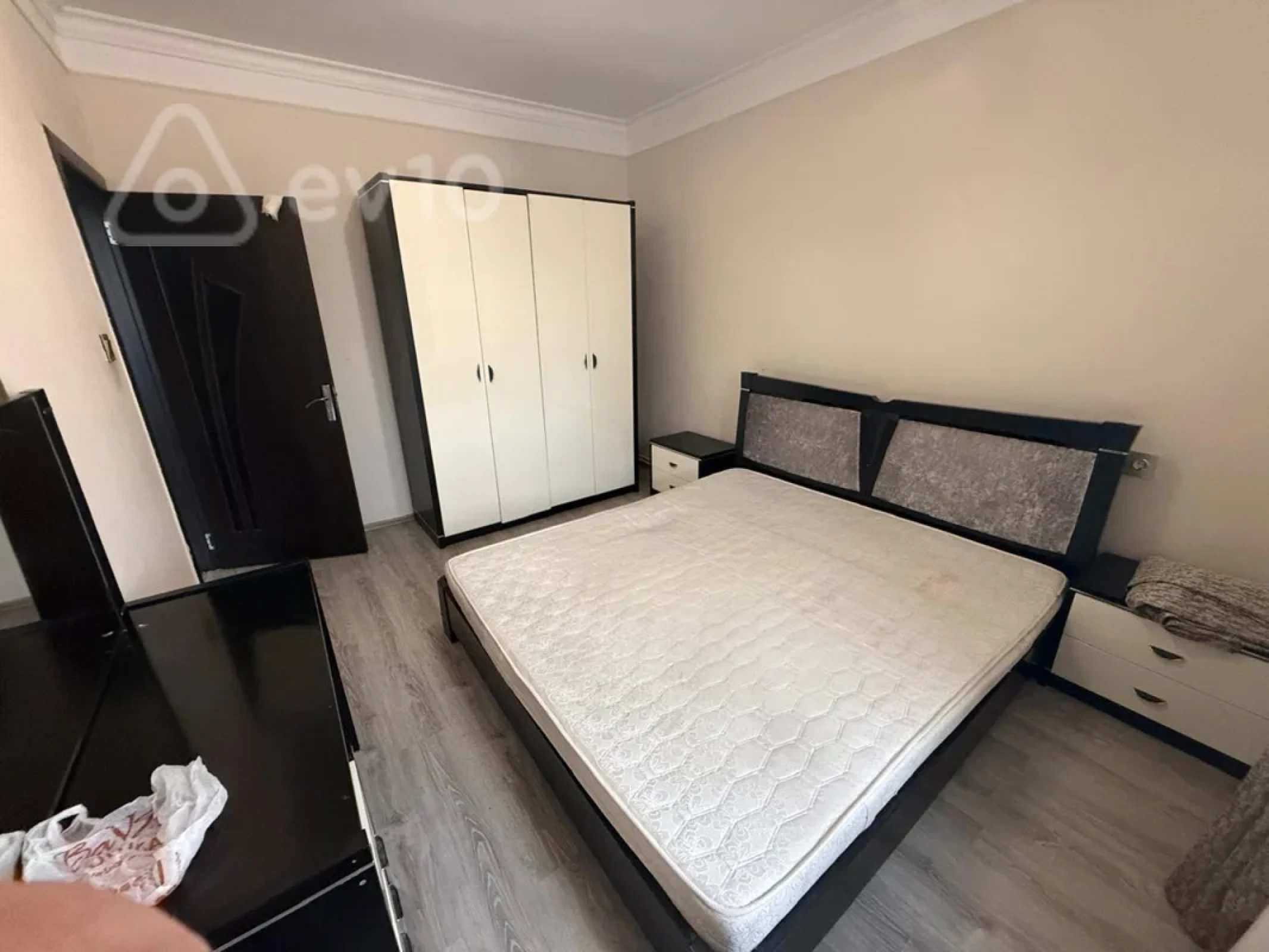 Kirayə verilir 3 otaqlı köhnə tikili 80 m²