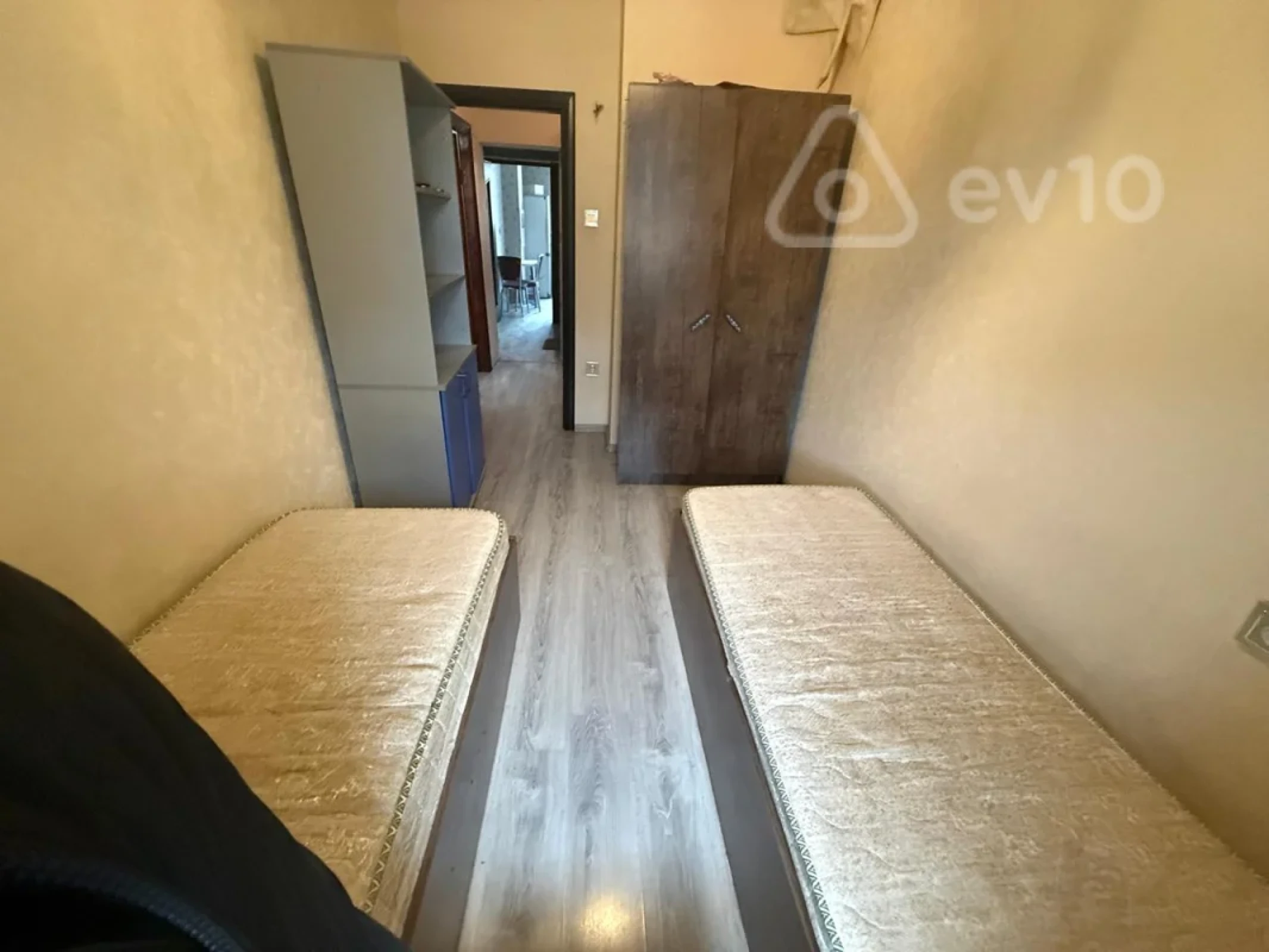 Kirayə verilir 3 otaqlı köhnə tikili 80 m²
