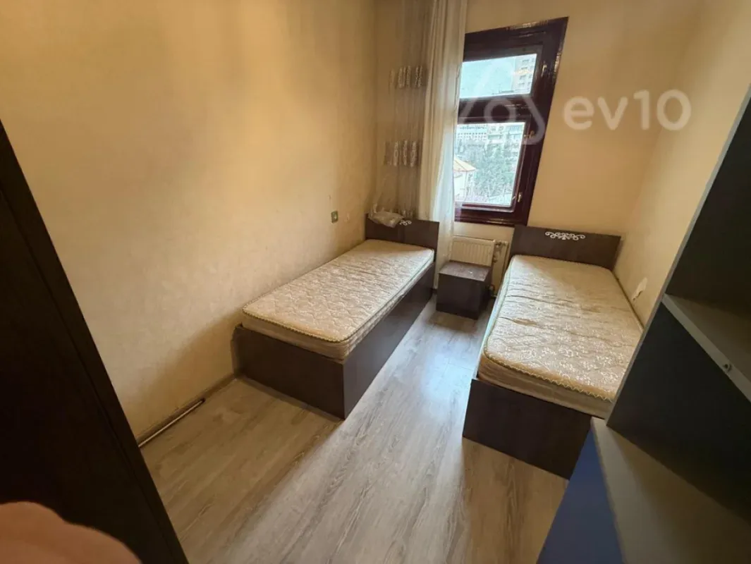 Kirayə verilir 3 otaqlı köhnə tikili 80 m²