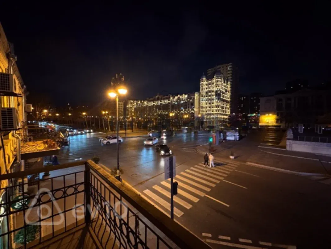 Kirayə verilir 3 otaqlı ofis 120 m²