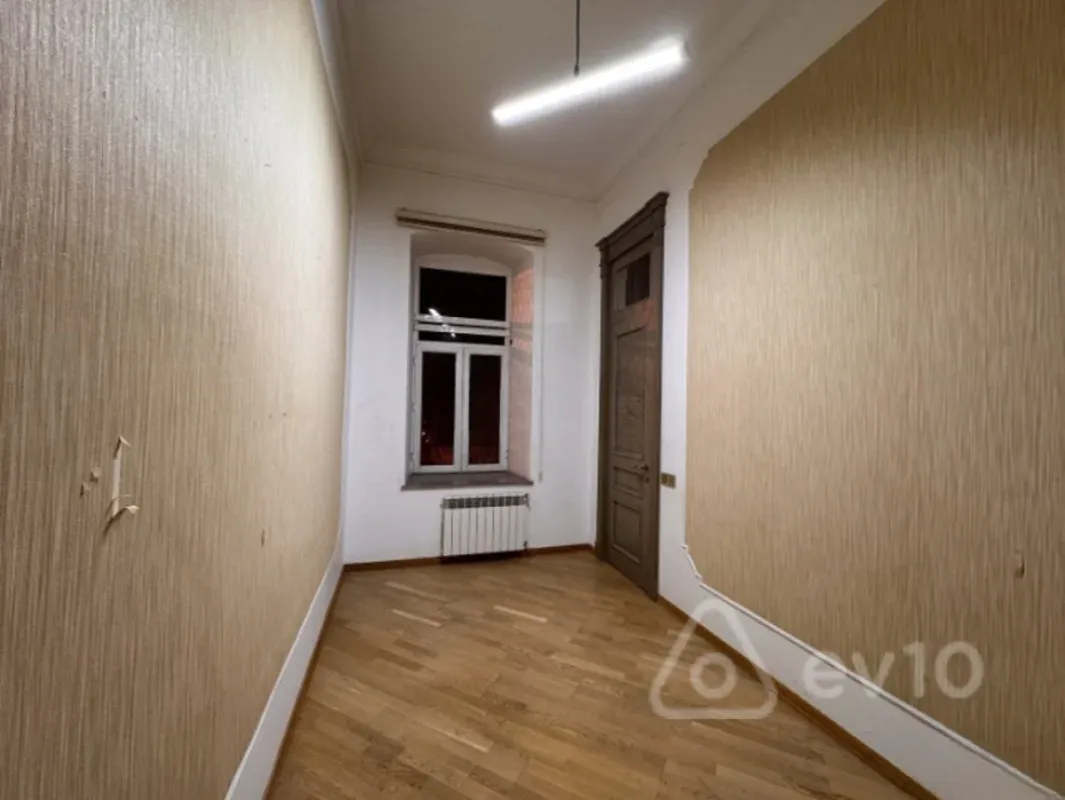 Kirayə verilir 3 otaqlı ofis 120 m²