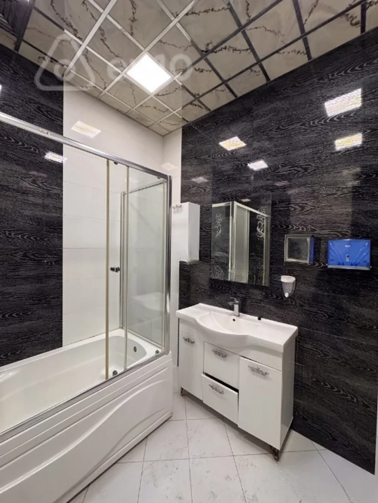 Kirayə verilir 3 otaqlı ofis 120 m²