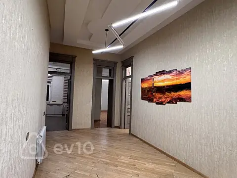 Kirayə verilir 3 otaqlı ofis 120 m²