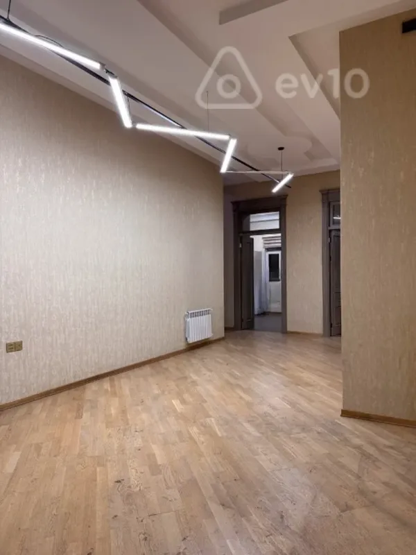 Kirayə verilir 3 otaqlı ofis 120 m²