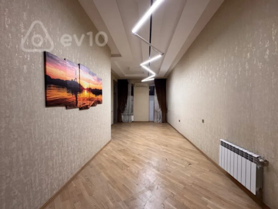 Kirayə verilir 3 otaqlı ofis 120 m²