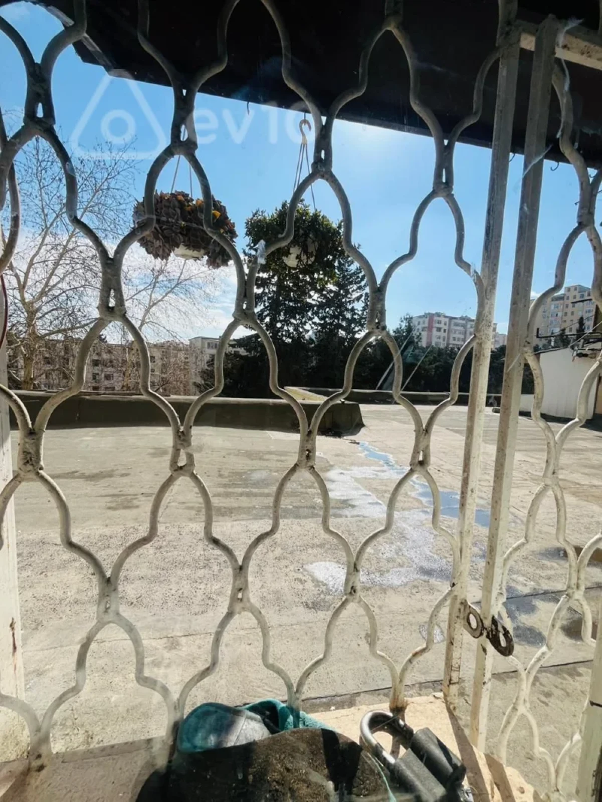 Satılır 4 otaqlı köhnə tikili 85 m²