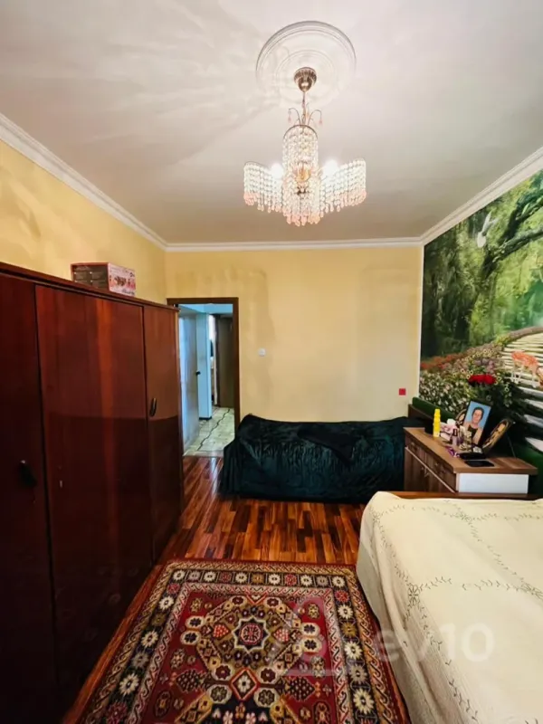 Satılır 4 otaqlı köhnə tikili 85 m²
