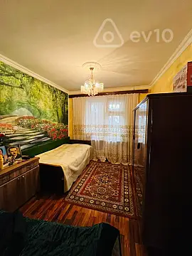 Satılır 4 otaqlı köhnə tikili 85 m²
