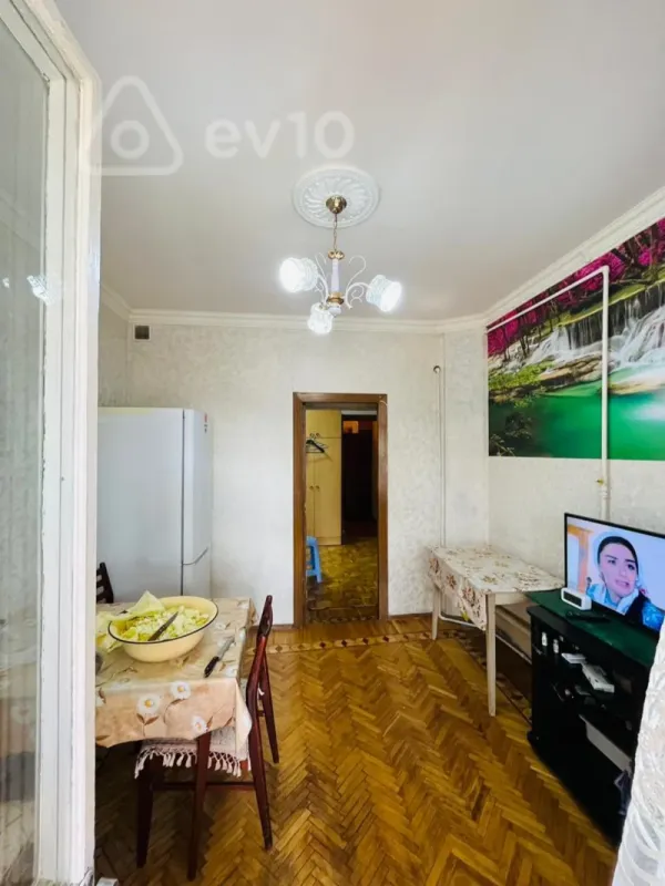Satılır 4 otaqlı köhnə tikili 85 m²