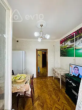Satılır 4 otaqlı köhnə tikili 85 m²