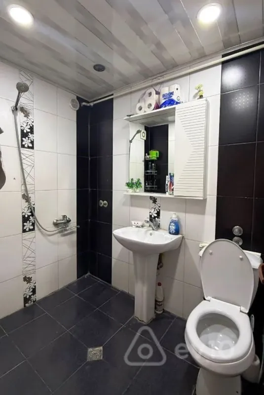 Satılır 3 otaqlı köhnə tikili 70 m²