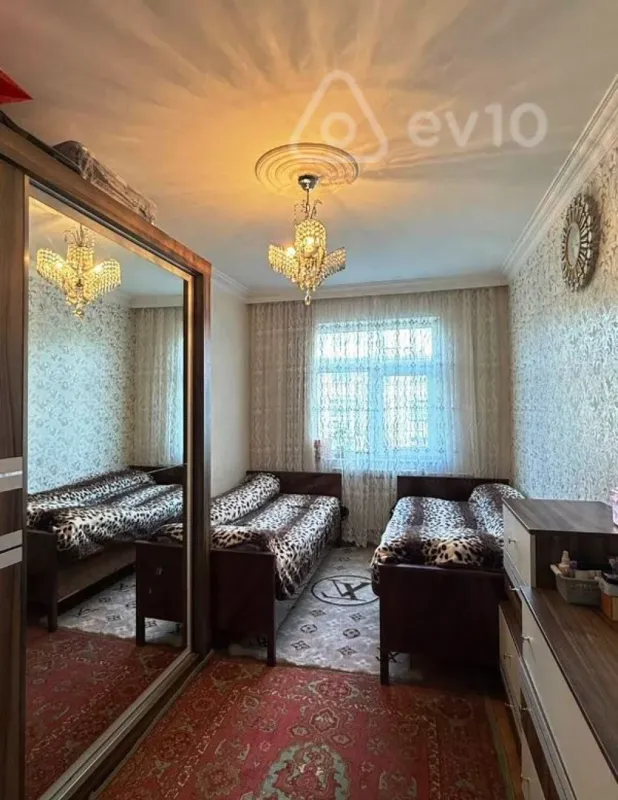 Satılır 3 otaqlı köhnə tikili 70 m²