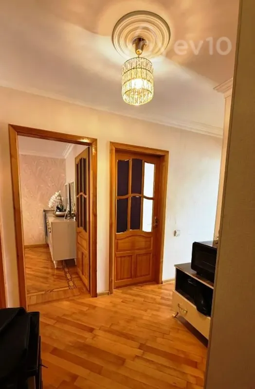 Satılır 3 otaqlı köhnə tikili 70 m²