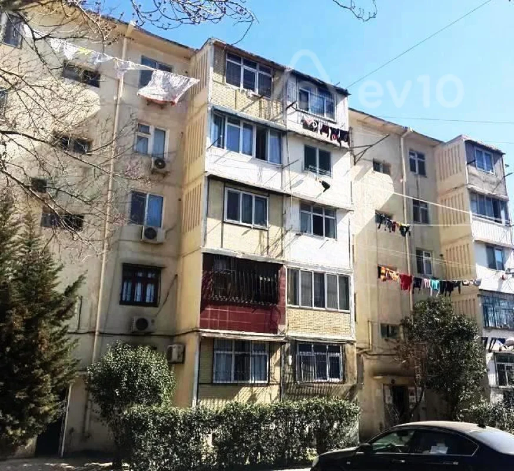Satılır 3 otaqlı köhnə tikili 70 m²