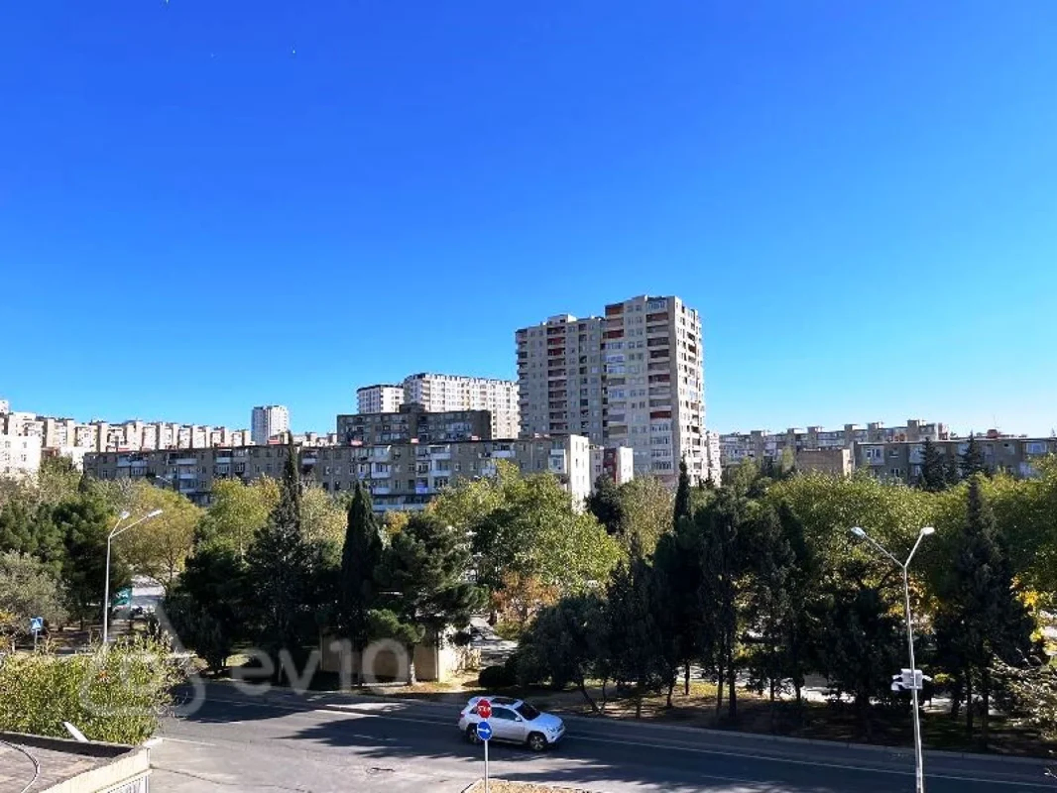 Satılır 3 otaqlı köhnə tikili 70 m²