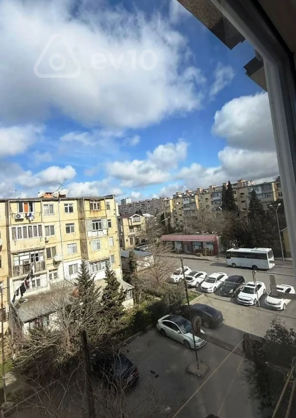 Satılır 3 otaqlı köhnə tikili 70 m²