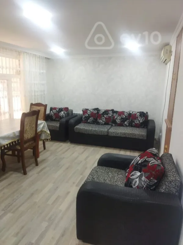 Kirayə verilir 2 otaqlı köhnə tikili 65 m²