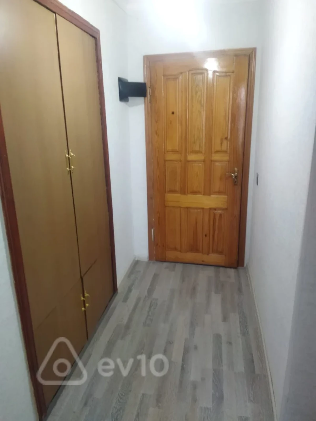 Kirayə verilir 2 otaqlı köhnə tikili 65 m²