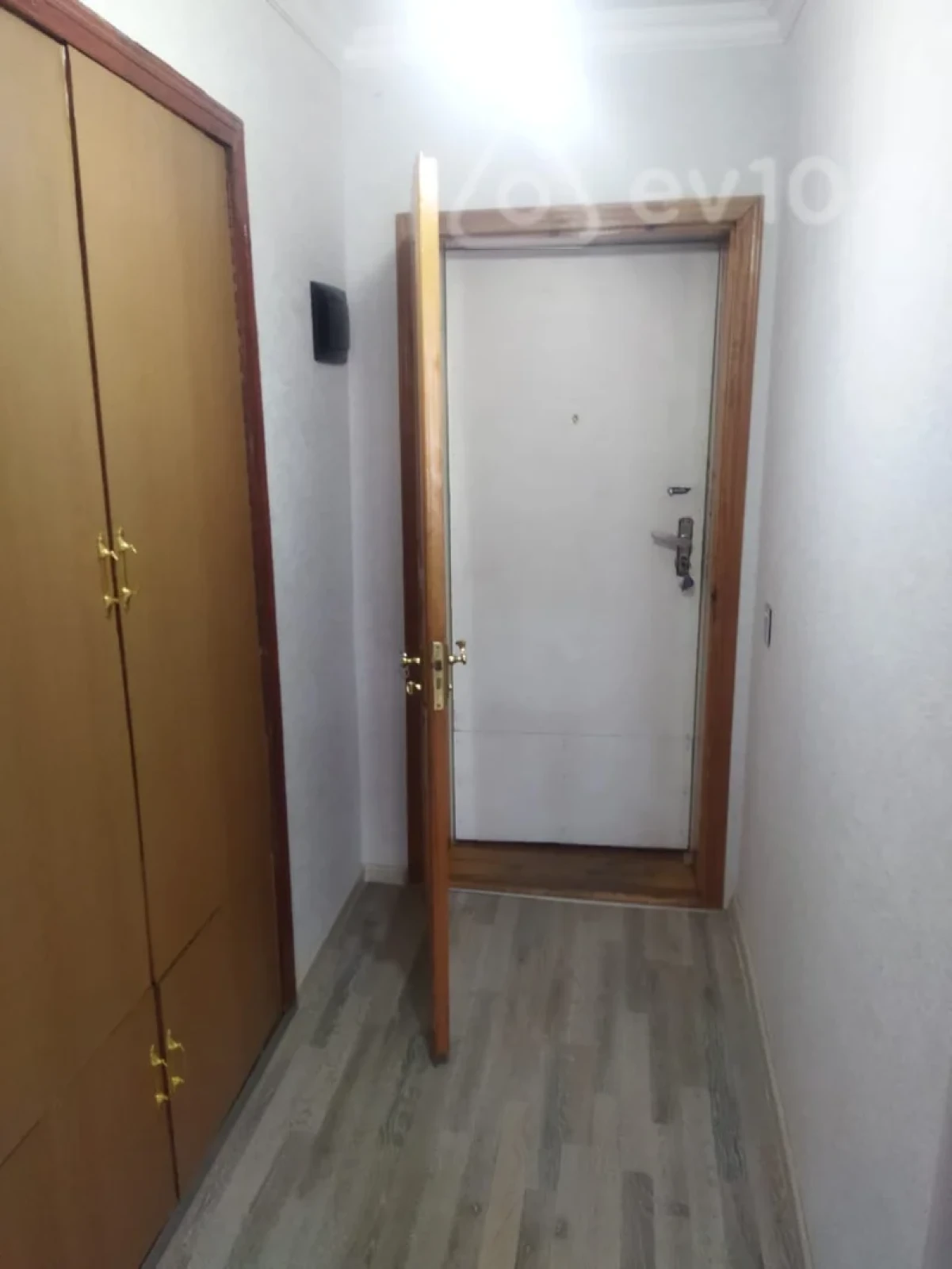 Kirayə verilir 2 otaqlı köhnə tikili 65 m²