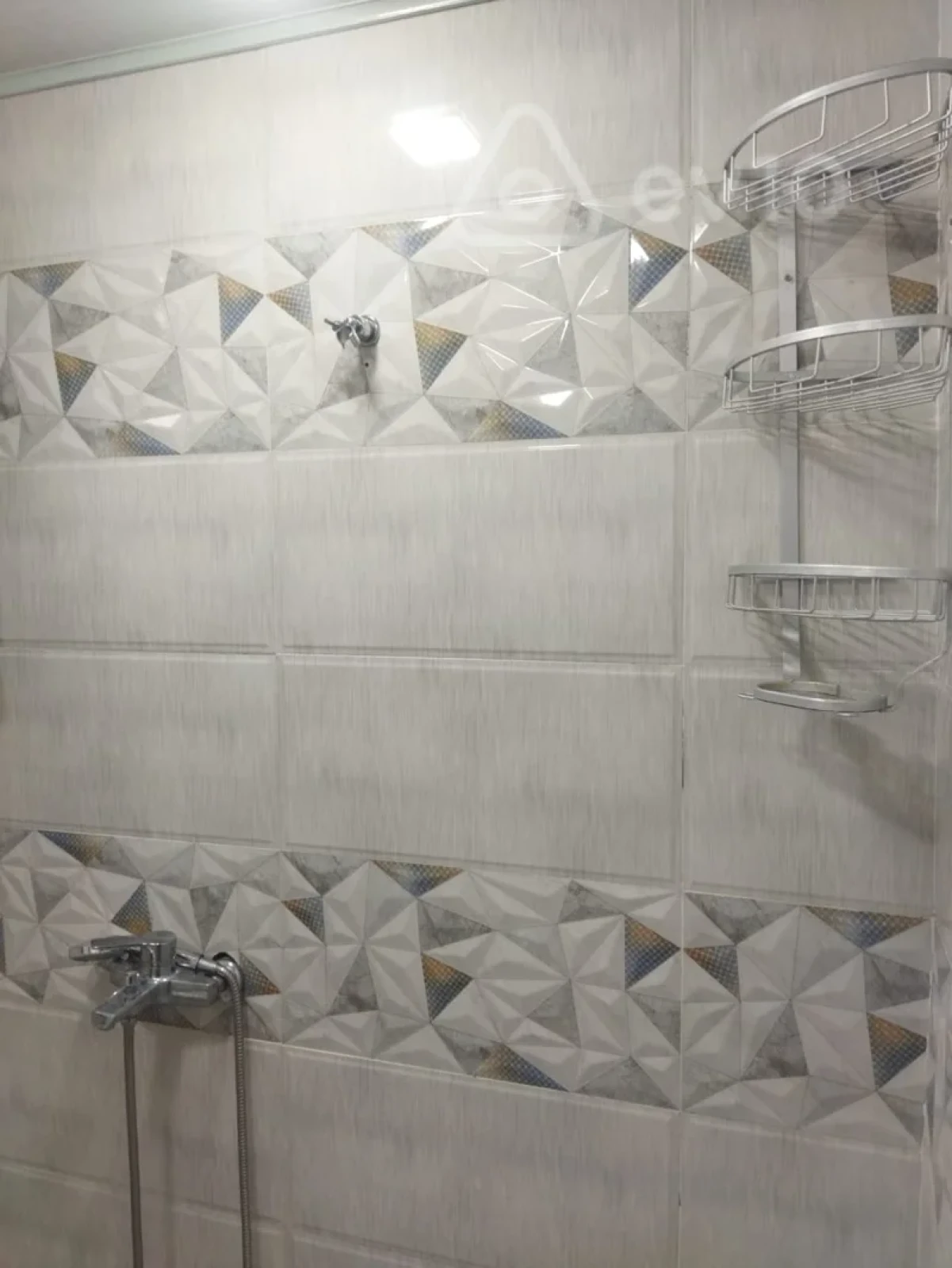 Kirayə verilir 2 otaqlı köhnə tikili 65 m²