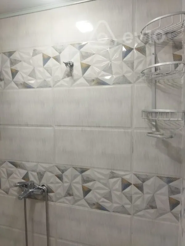 Kirayə verilir 2 otaqlı köhnə tikili 65 m²