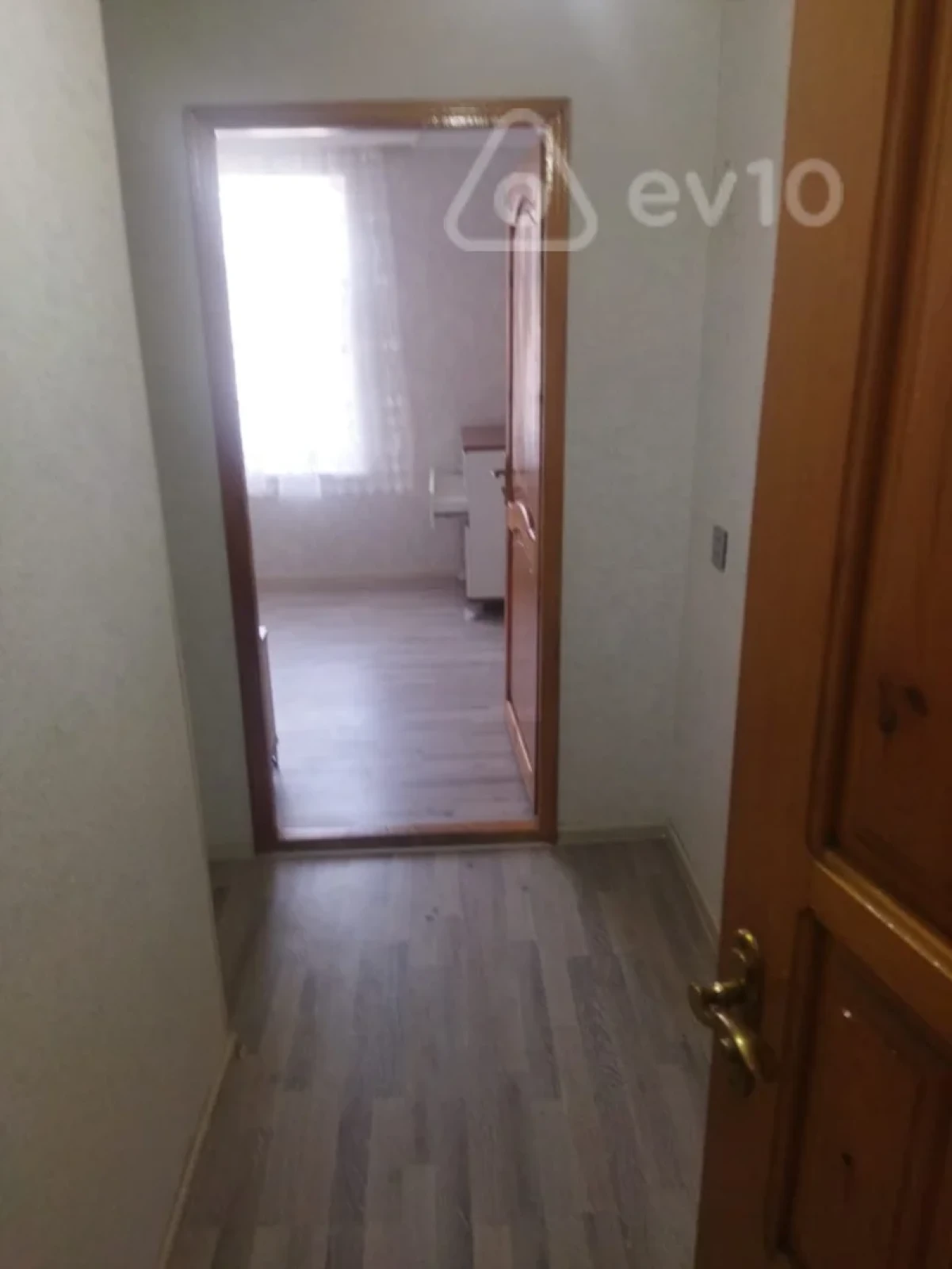Kirayə verilir 2 otaqlı köhnə tikili 65 m²