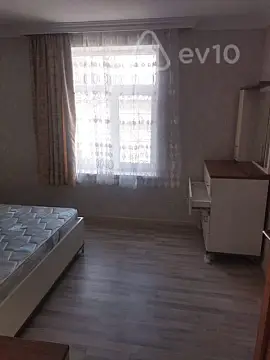 Kirayə verilir 2 otaqlı köhnə tikili 65 m²