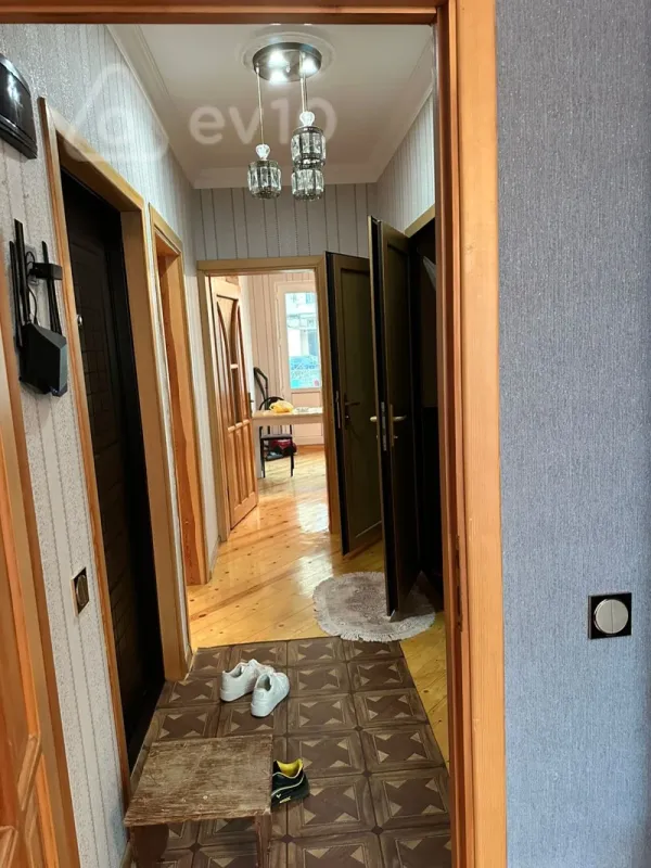 Kirayə verilir 2 otaqlı köhnə tikili 52 m²