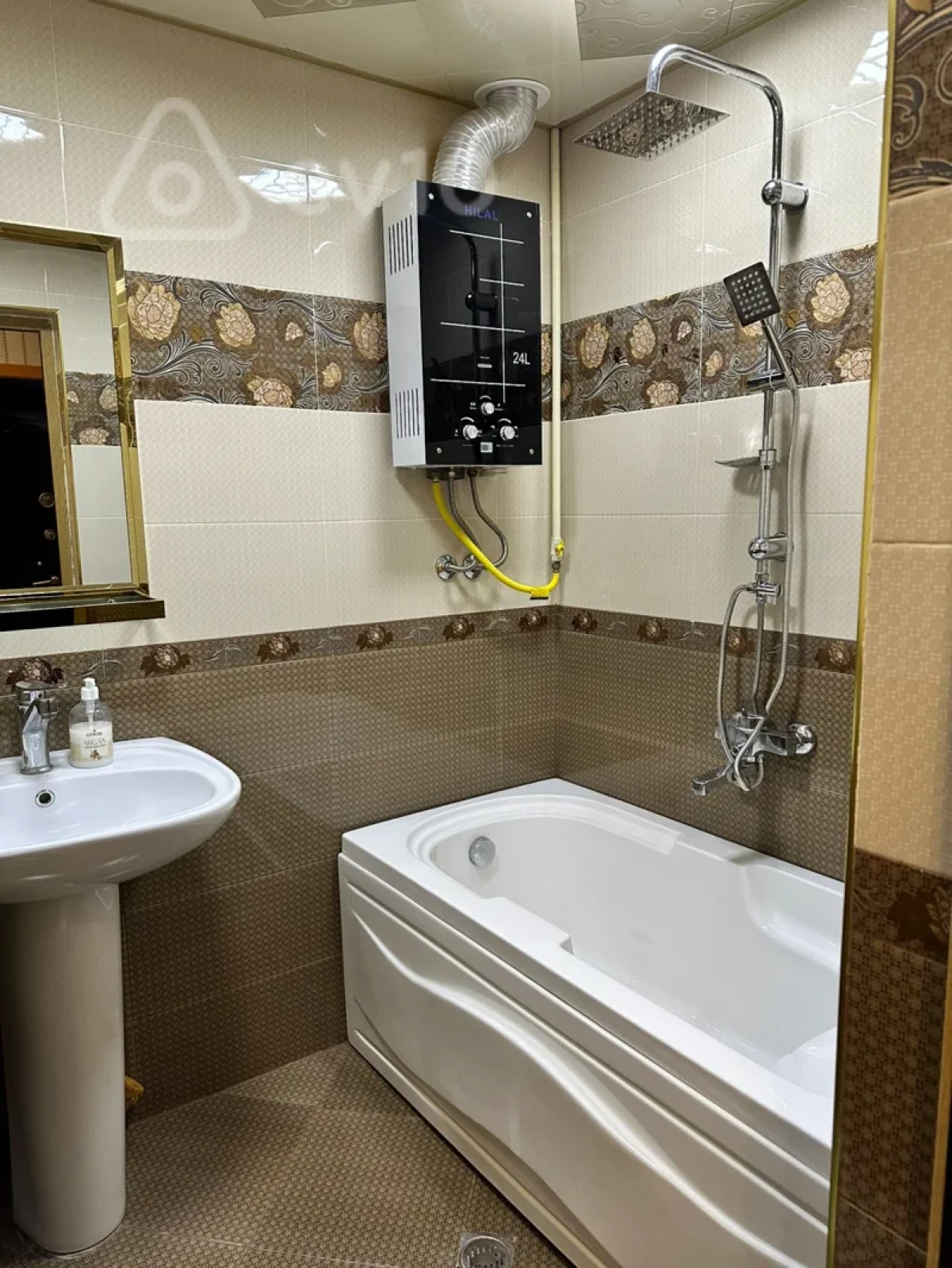 Kirayə verilir 2 otaqlı köhnə tikili 52 m²