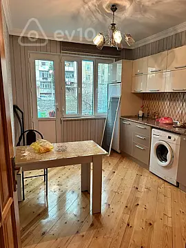 Kirayə verilir 2 otaqlı köhnə tikili 52 m²