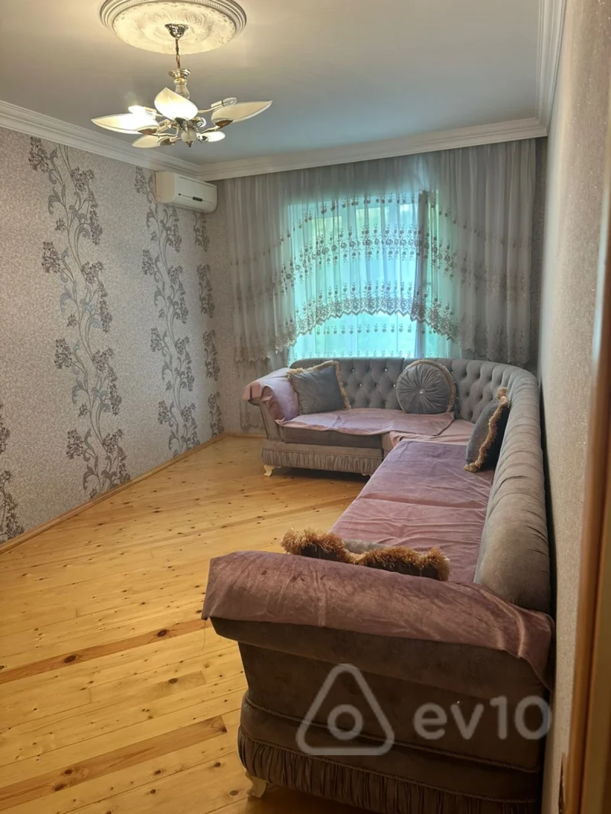 Kirayə verilir 2 otaqlı köhnə tikili 52 m²