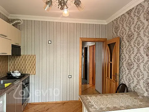 Kirayə verilir 2 otaqlı köhnə tikili 52 m²