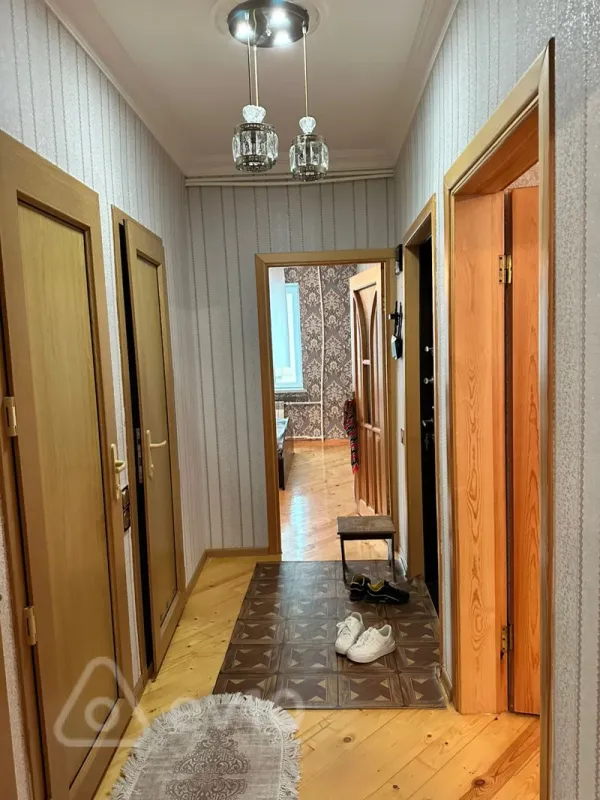 Kirayə verilir 2 otaqlı köhnə tikili 52 m²