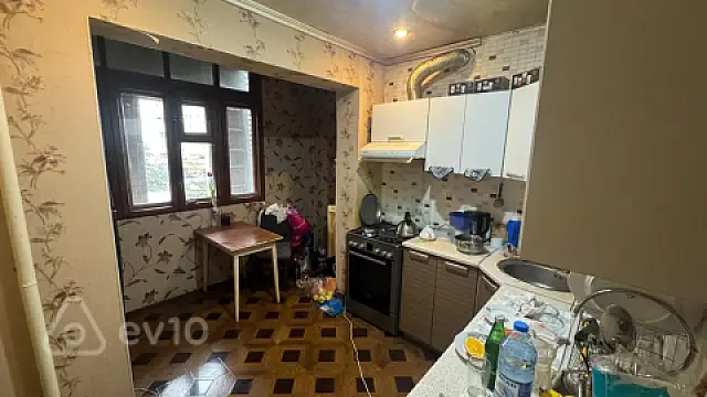 Satılır 3 otaqlı köhnə tikili 85 m²