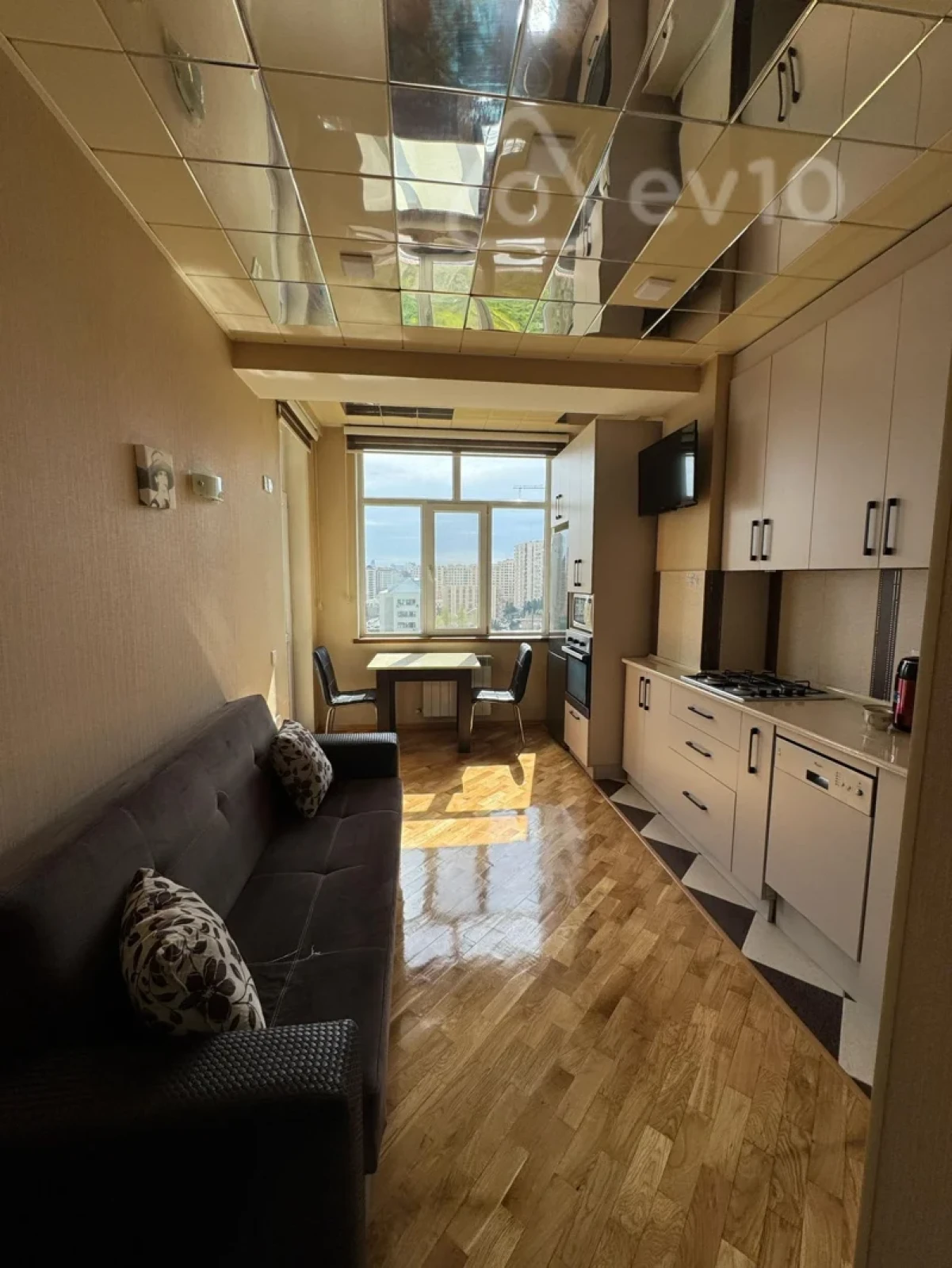 Kirayə verilir 2 otaqlı yeni tikili 100 m²