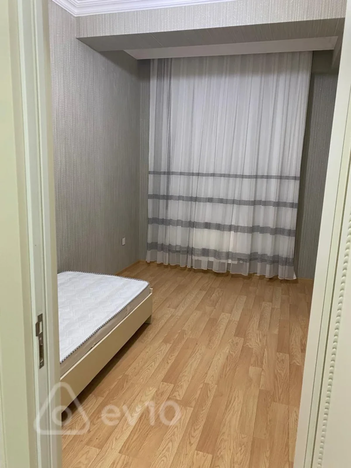Kirayə verilir 3 otaqlı yeni tikili 110 m²