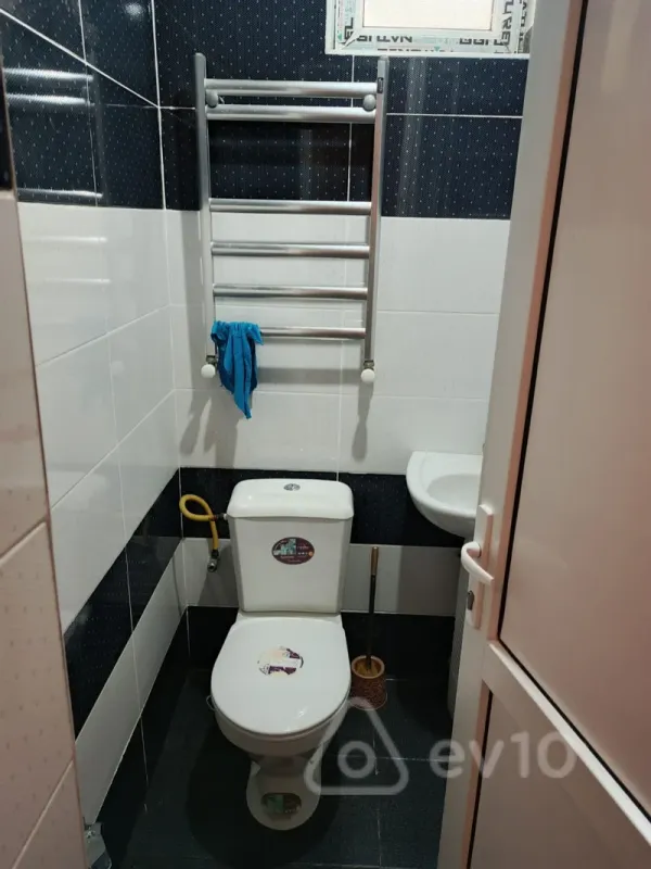 Satılır 4 otaqlı həyət evi 132 m²