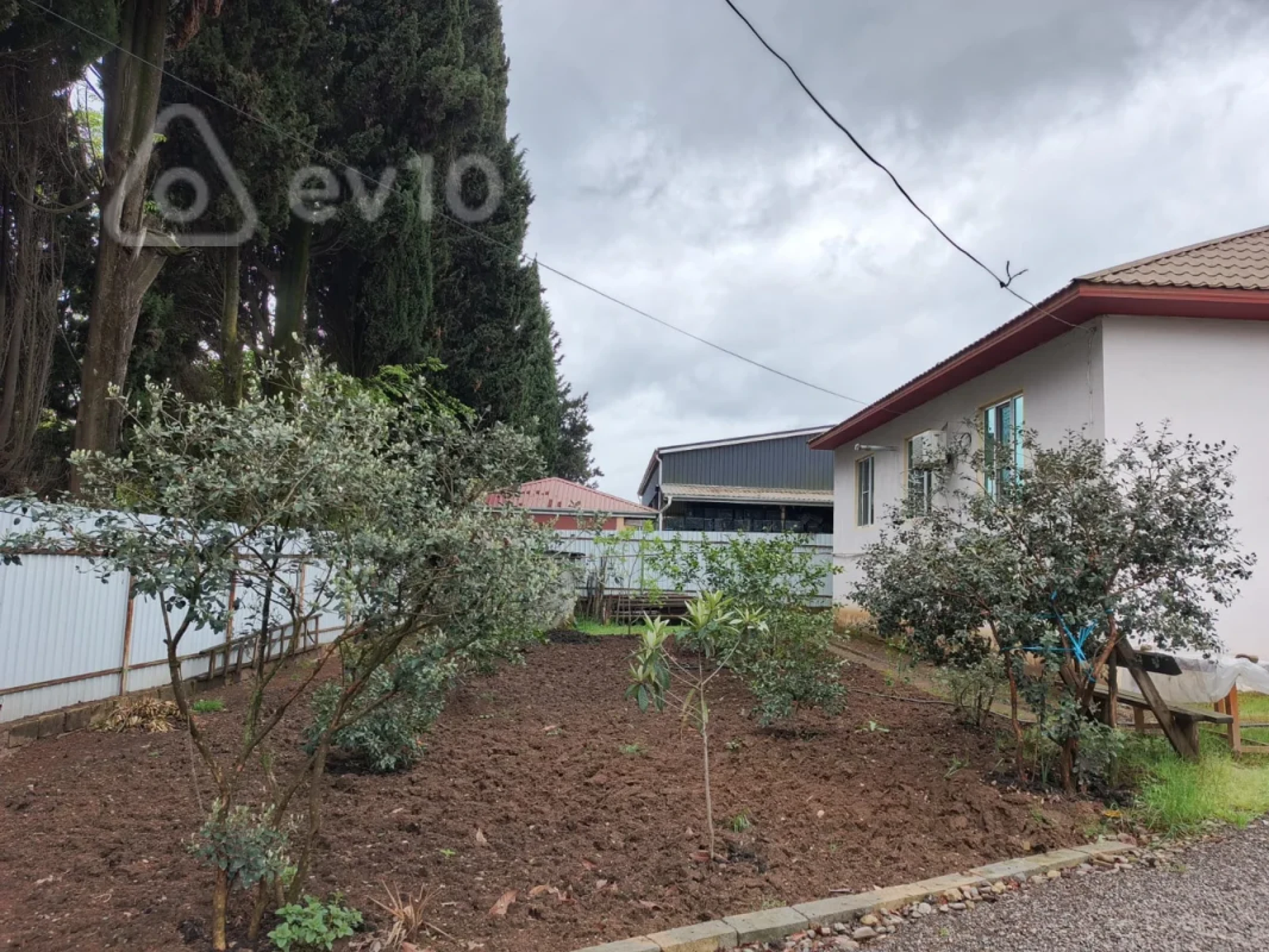 Satılır 4 otaqlı həyət evi 132 m²