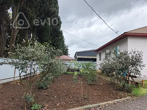 Satılır 4 otaqlı həyət evi 132 m²