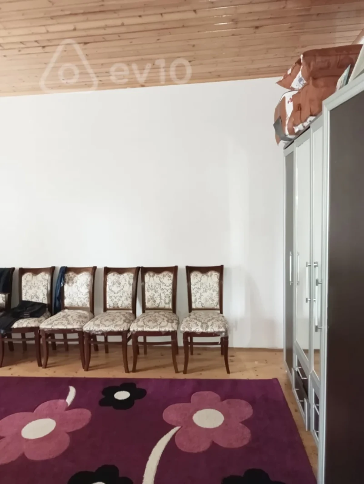 Satılır 4 otaqlı həyət evi 132 m²