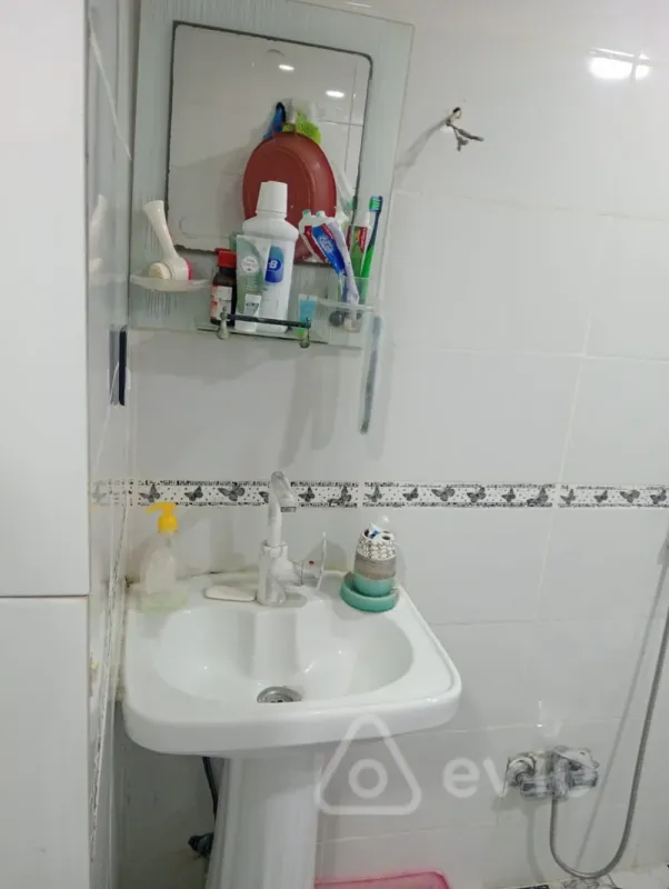 Kirayə verilir 4 otaqlı yeni tikili 90 m²