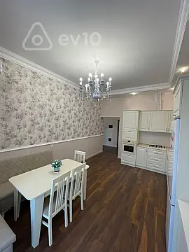 Kirayə verilir 2 otaqlı yeni tikili 82 m²