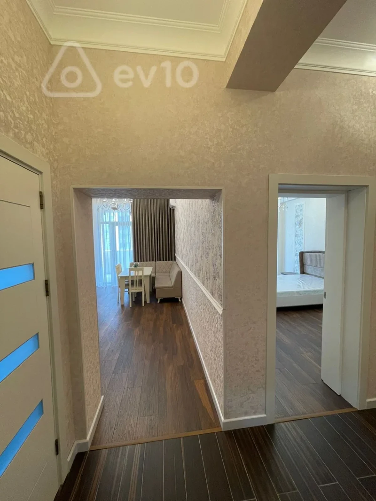 Kirayə verilir 2 otaqlı yeni tikili 82 m²