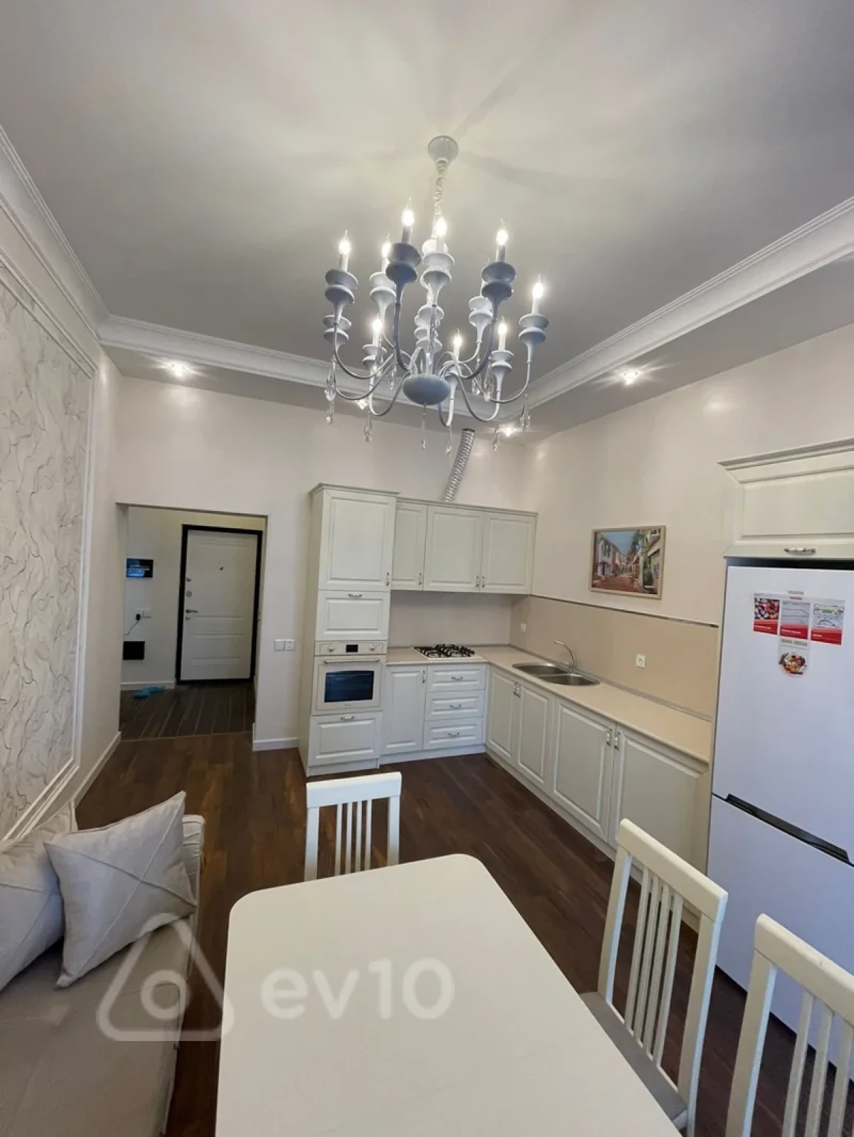 Kirayə verilir 2 otaqlı yeni tikili 82 m²