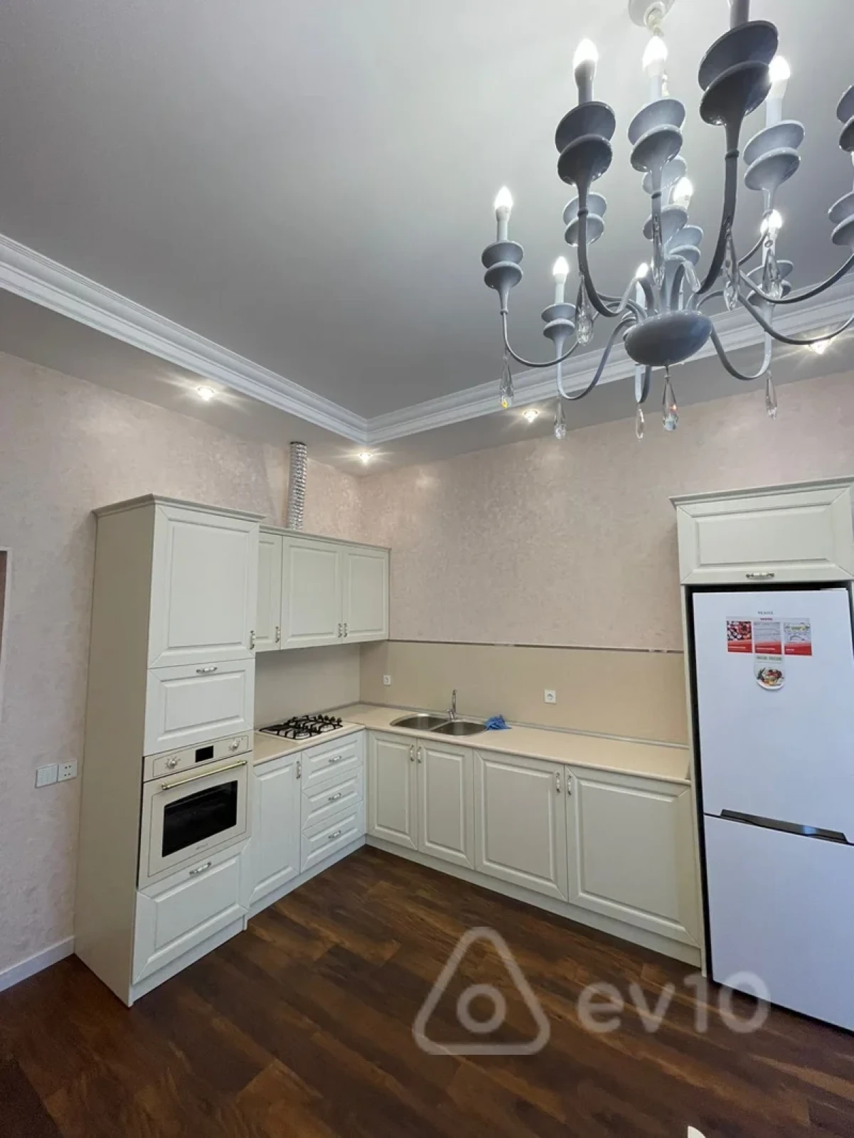 Kirayə verilir 2 otaqlı yeni tikili 82 m²