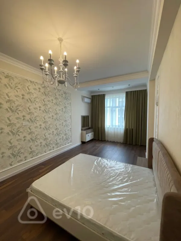 Kirayə verilir 2 otaqlı yeni tikili 82 m²