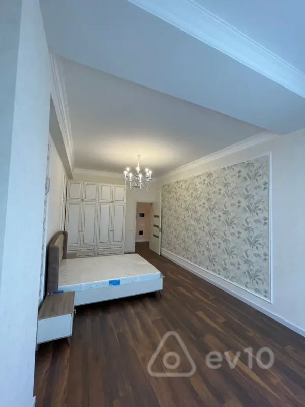 Kirayə verilir 2 otaqlı yeni tikili 82 m²