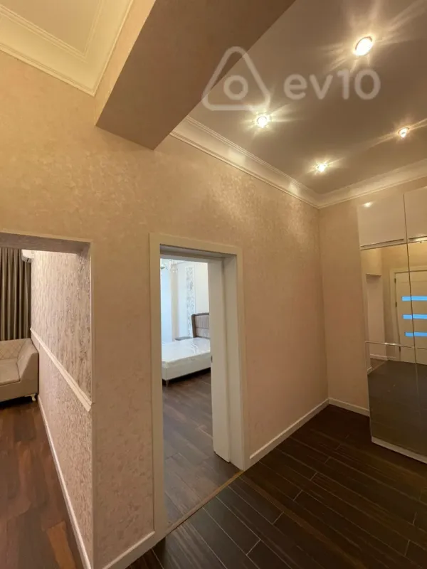 Kirayə verilir 2 otaqlı yeni tikili 82 m²
