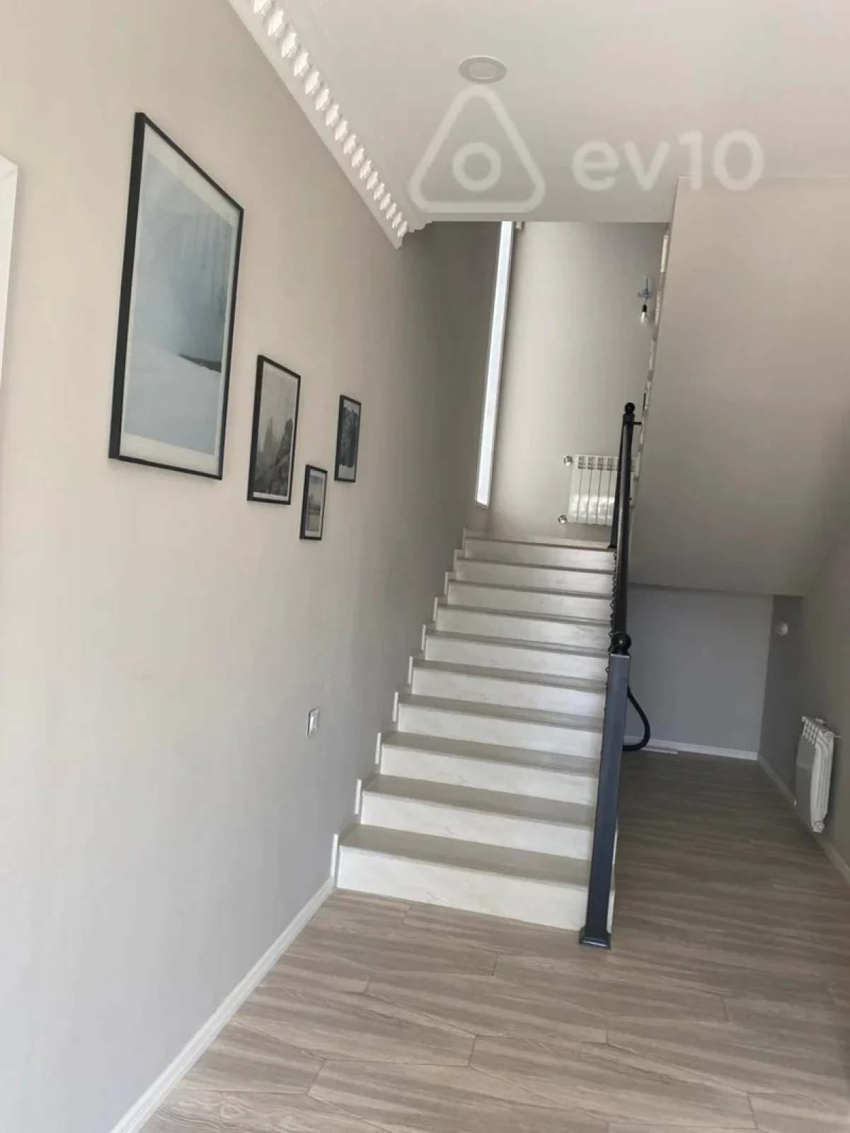 Satılır 4 otaqlı həyət evi 160 m²